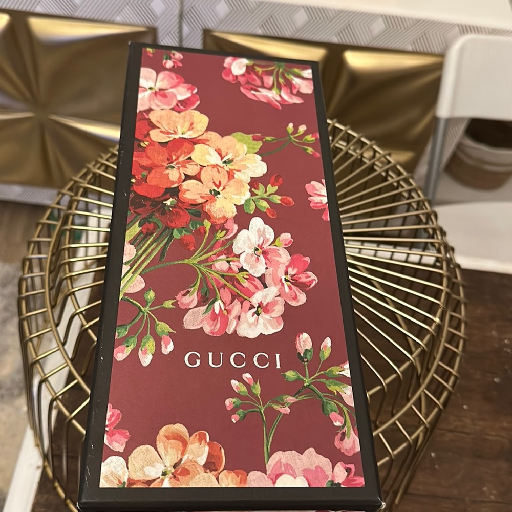 Authentic Gucci (Blooms Supreme Floral Slide Sandal) New